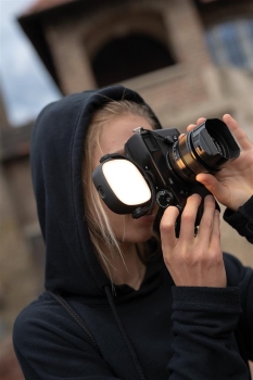 Dörr MVL-77 LED Videolicht mit eingebautem Li-Ion Akku
