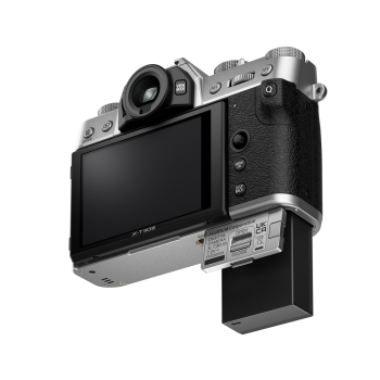 FUJIFILM X-T30 III silber + XC 13-33 mm OIS