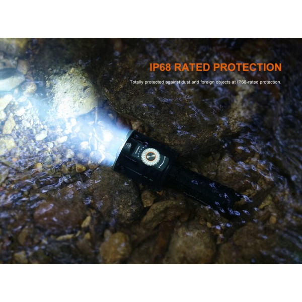 Fenix LR35R Pro LED Taschenlampe mit weiß, rot und UV-Licht